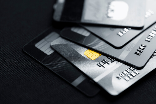 業者を利用した直接的な方法によるクレジットカード現金化